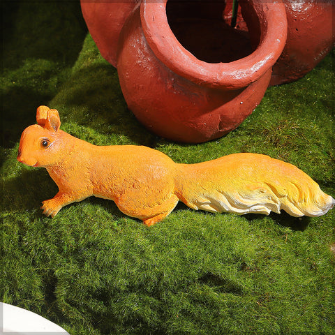 Decorative Squirrel Statue for Garden Decoration