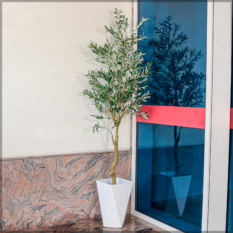 Lifelike olive tree for home decor