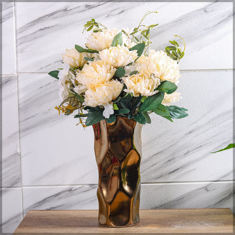 Luxury Karaca design vase for high-end interiors