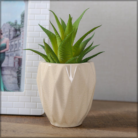 Decorative plant pot