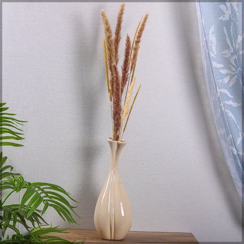 Minimalist cream ceramic vase for home décor