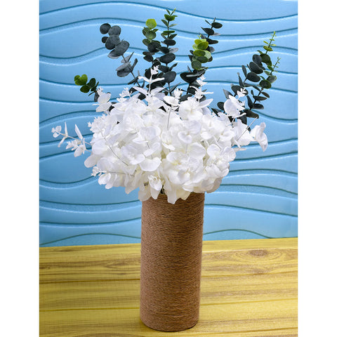 Decorative vase with rope design