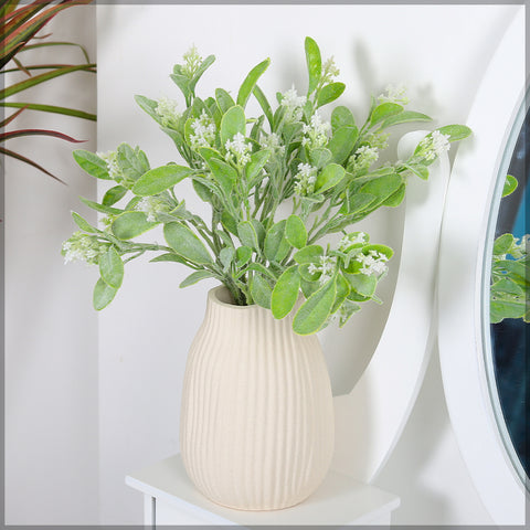 Lifelike artificial plant leaves for garden decoration