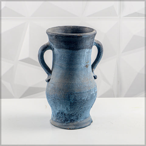 Clay pot with side handle design