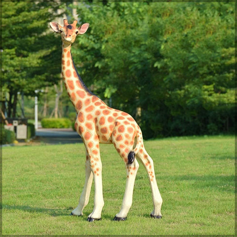 Garden Simulation Giraffe Statue