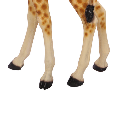 Garden Simulation Giraffe Statue