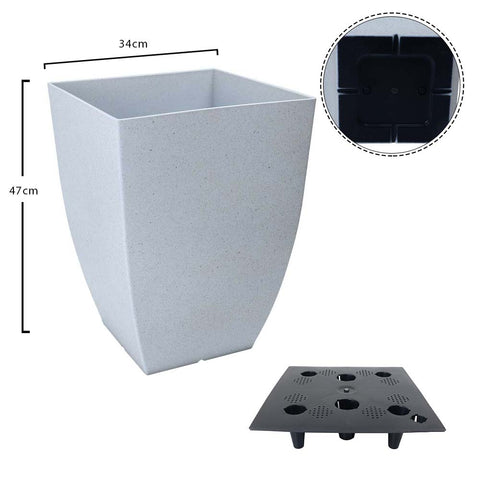 Square plastic plant pots