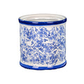 Elegant blue and white Chinese porcelain vases