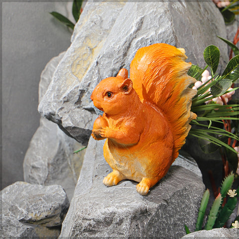 Decorative Squirrel Statue for Garden Decoration