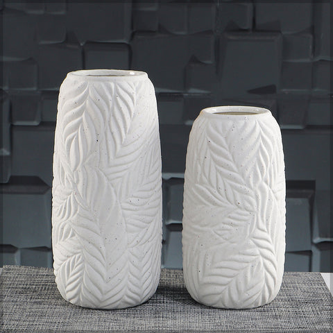 Leaf pattern ceramic vase with elegant detailing