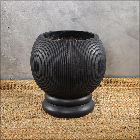 Round Black Ribbed Design Planter