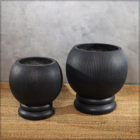 ribbed planter for indoor and outdoor plants